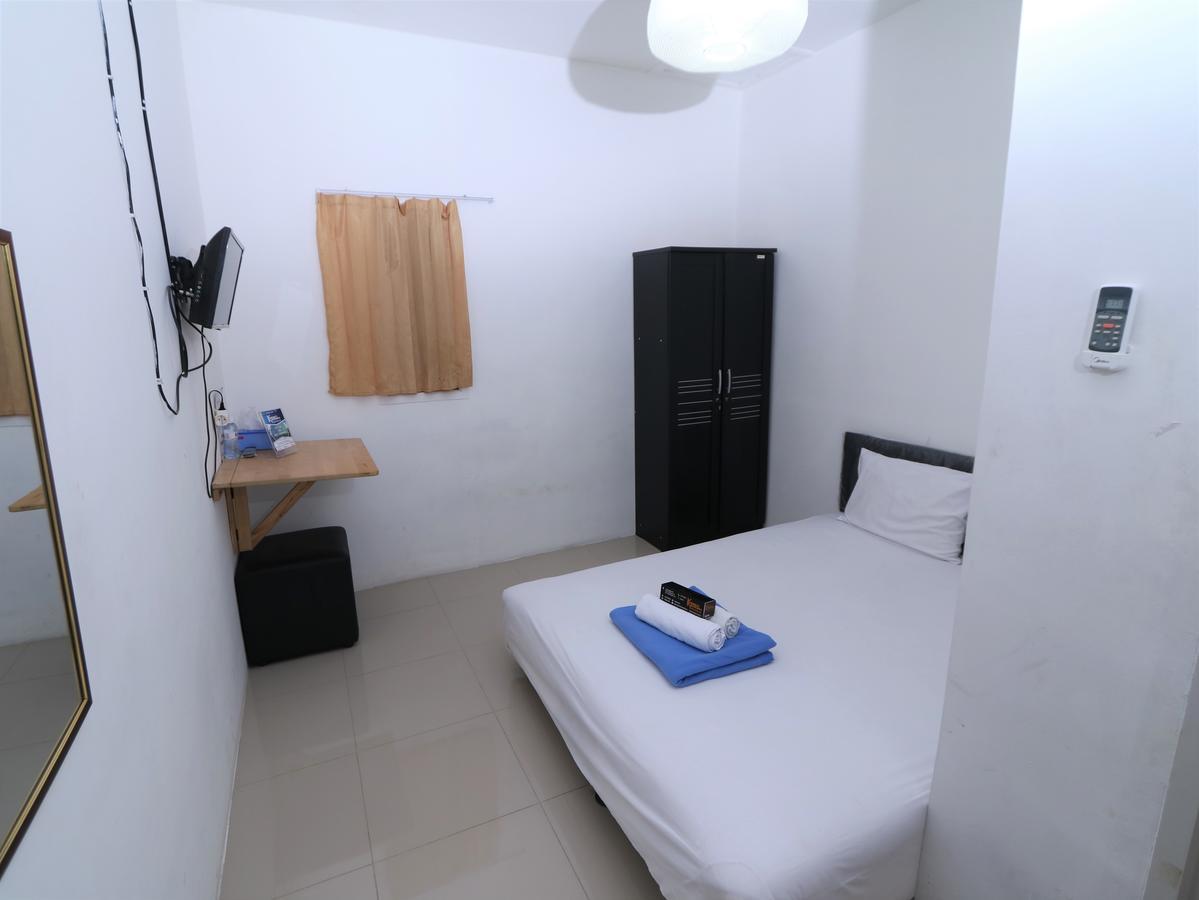 Kamar Keluarga Ungaran Hotel Jakarta Exterior photo