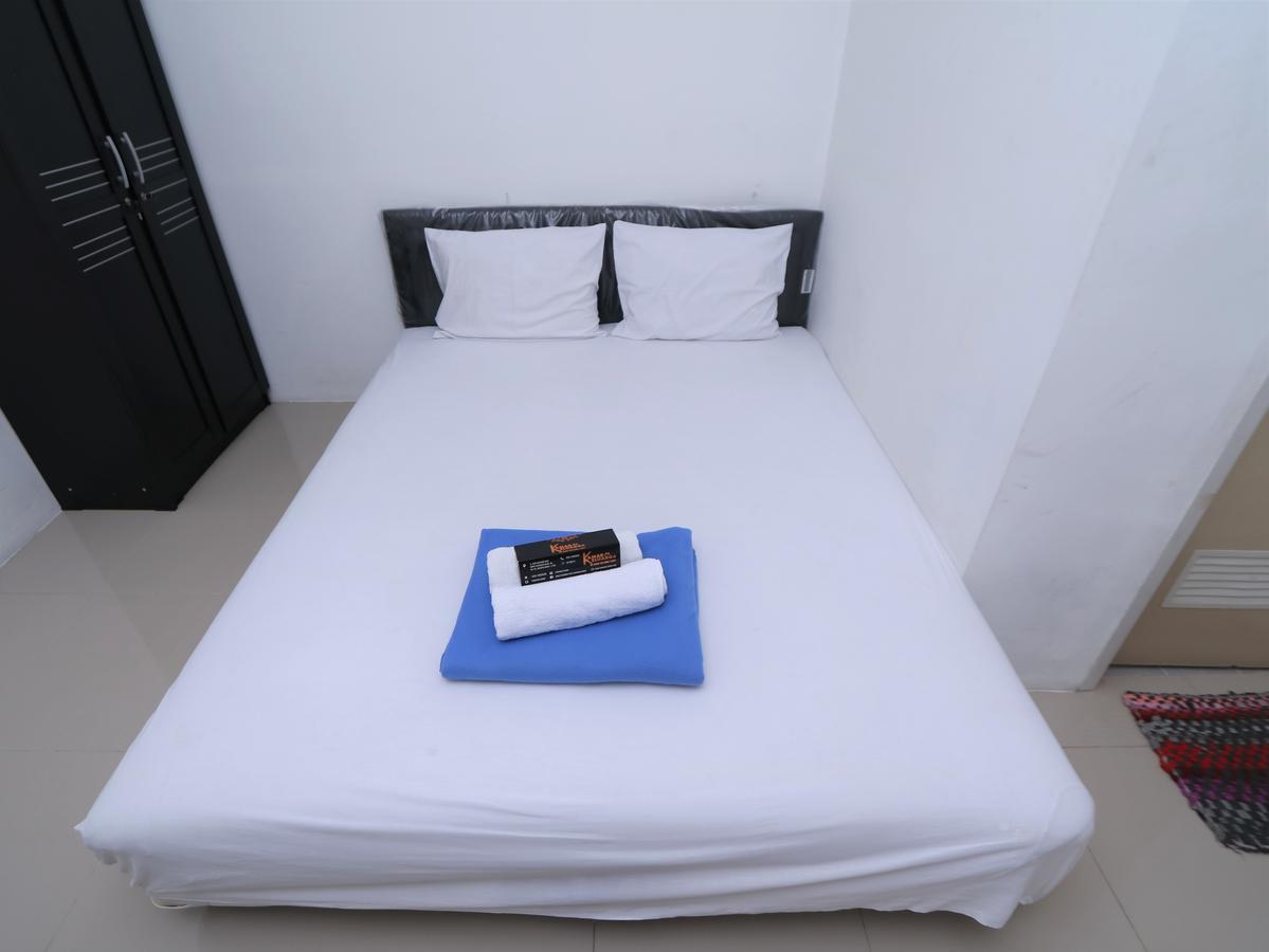 Kamar Keluarga Ungaran Hotel Jakarta Exterior photo
